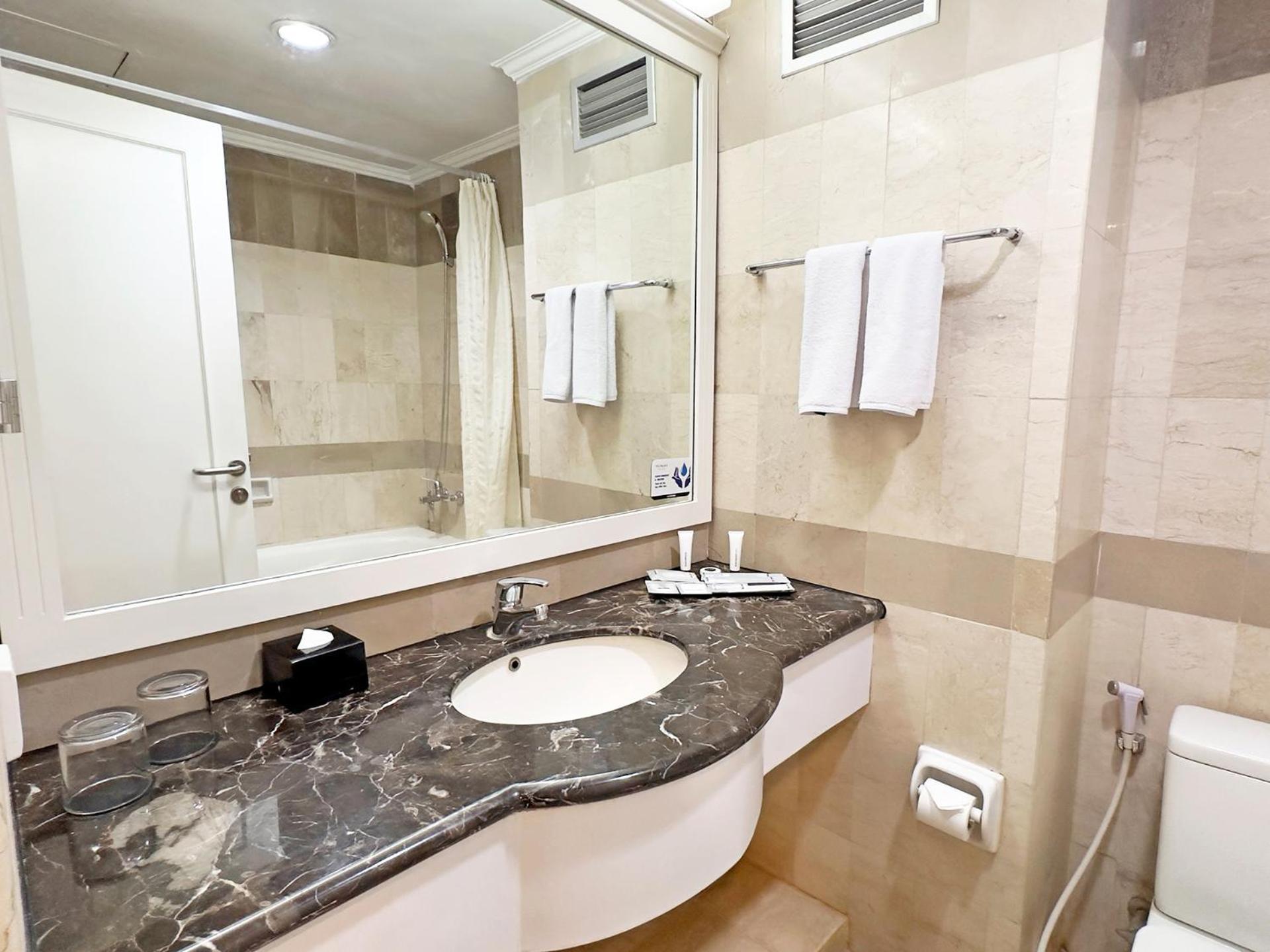 Hotel Vue Palace, Artotel Curated