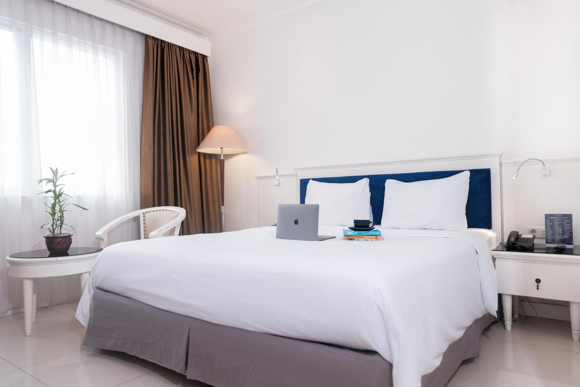Hotel Vue Palace, Artotel Curated Bandung