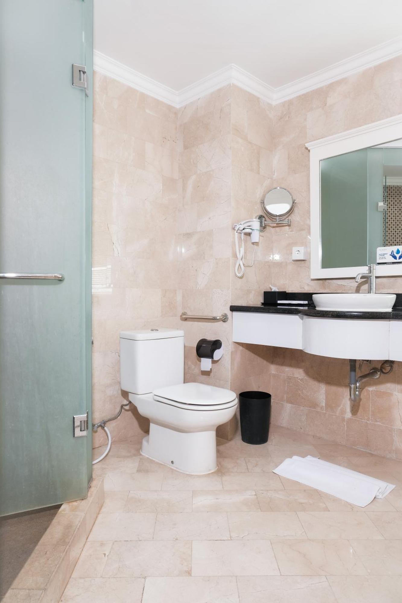 Hotel Vue Palace, Artotel Curated 4*